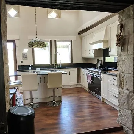 Stunning 7-bed Vineyard Masters House In * Dieulivol