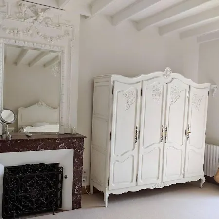 Stunning 7-bed Vineyard Masters House In Casa vacanze Dieulivol
