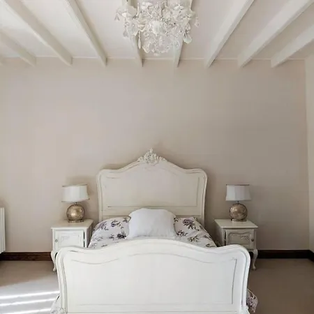 Stunning 7-bed Vineyard Masters House In Prázdninový dům